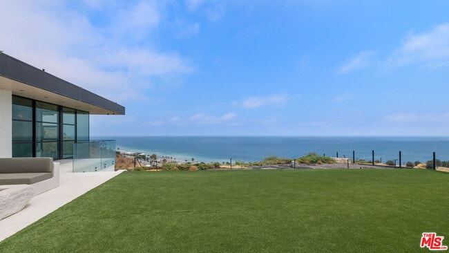 Building Photo - 5012 Carbon Beach Terrace
