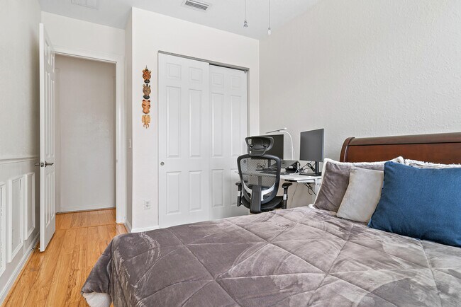 Building Photo - 690 Pacific Grove Dr