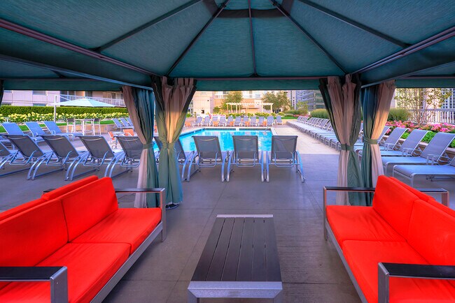 Building Photo - 530 N State St