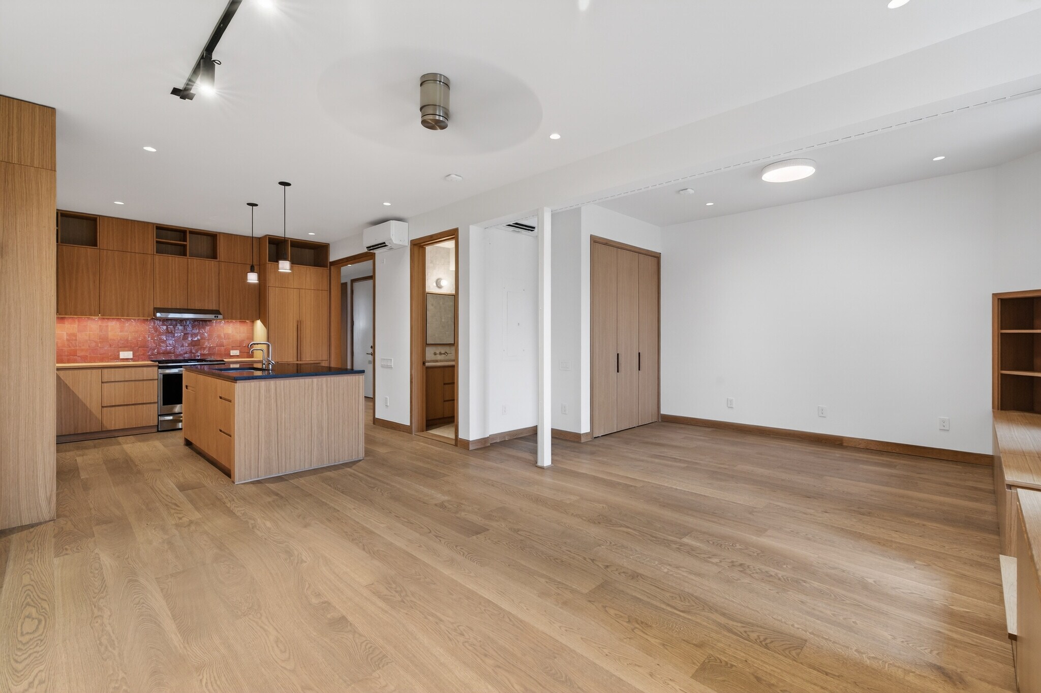 Building Photo - 316 Wall St