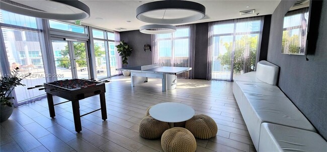 Building Photo - 1100 S Miami Ave