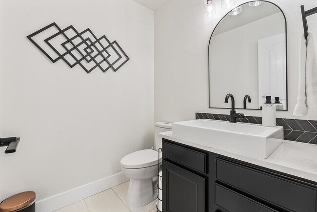 Building Photo - 4061 E Arch Dr