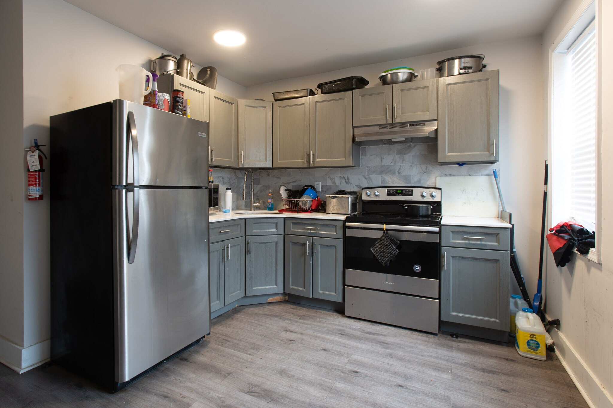 Building Photo - 951 E Locust Ave