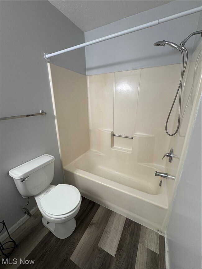 Building Photo - 5936 Callaway Cir