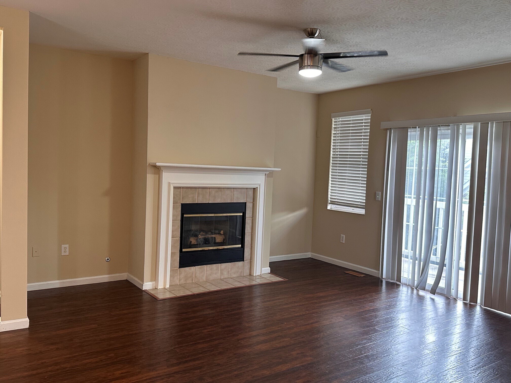 Building Photo - 7545 Mansion Cir