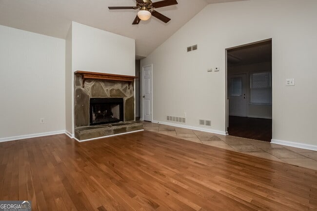 Building Photo - 3905 Saddlecreek Dr