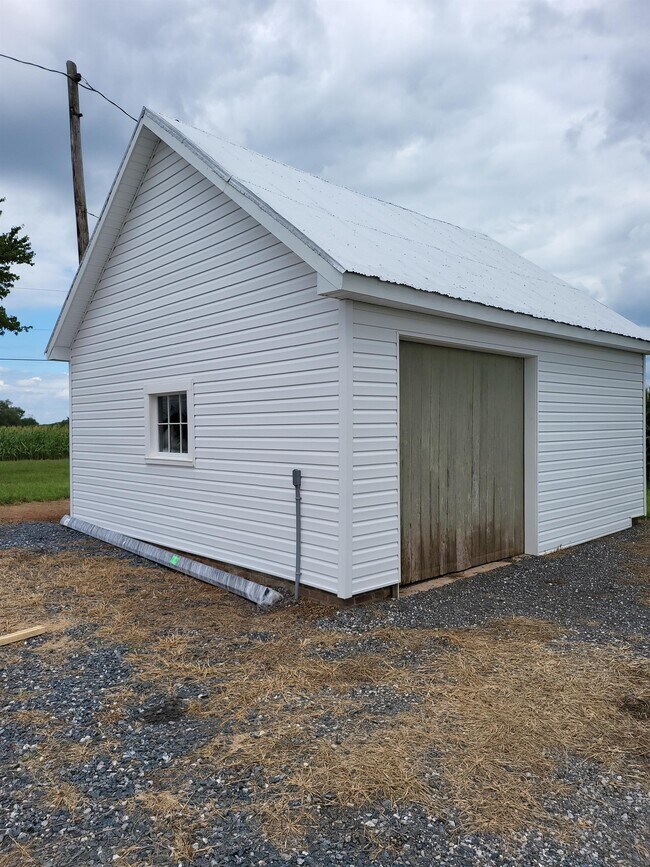 Building Photo - 909 Crouse Mill Ln