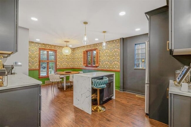 Building Photo - 619 Briarwood Ave