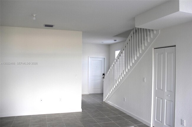 Building Photo - 2617 SE 28th Dr