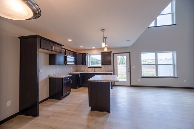 Building Photo - 3404 Green Pastures Ln