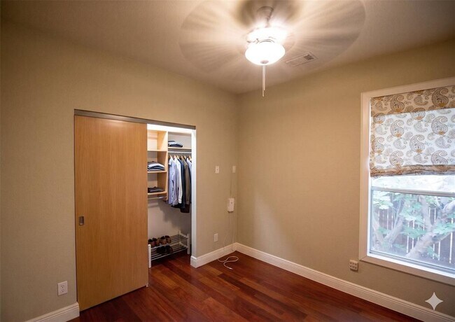 Building Photo - 10900 Sky Rock Dr