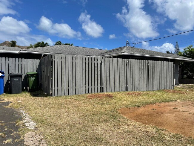 Building Photo - T1182ach
