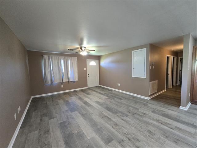 Building Photo - 10483 River Rd