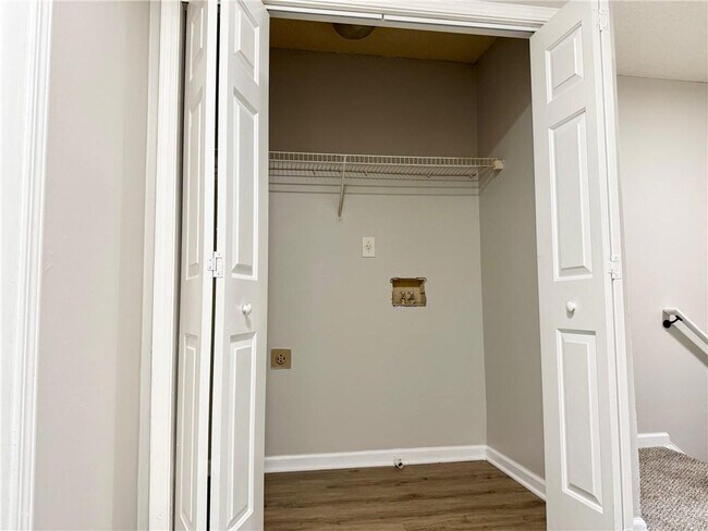 Building Photo - 5481 Sierra Tr