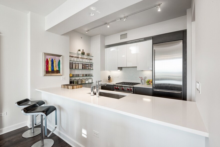 Building Photo - 1201 S Prairie Ave