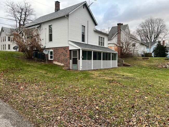 Primary Photo - 204 W 7th St