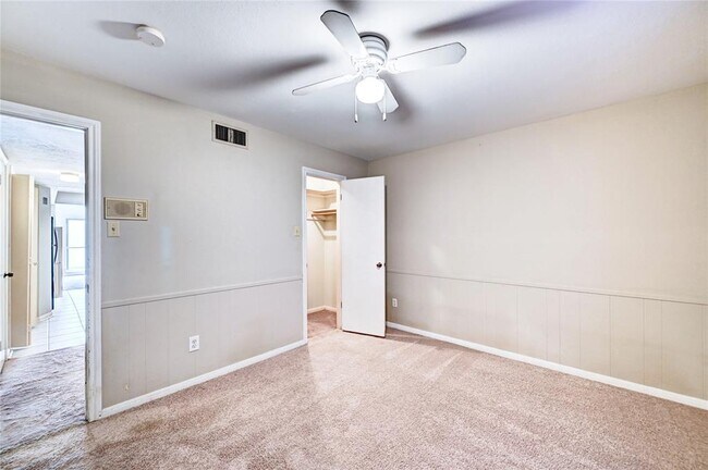 Building Photo - 2610 Princess Ln