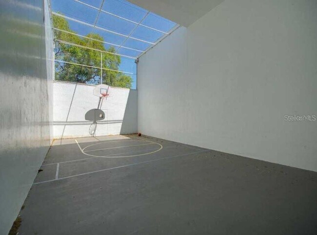 Building Photo - 10263 Gandy Blvd N