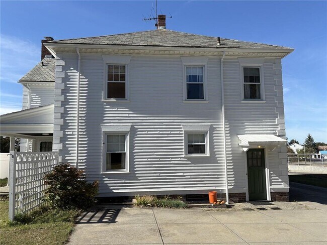 Building Photo - 36-36 Underwood St.