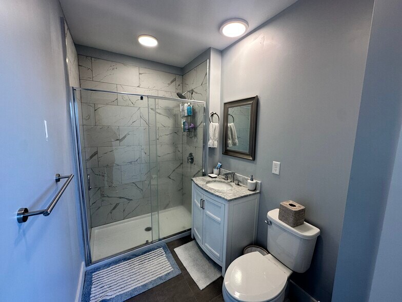 Building Photo - 55 W 5th St