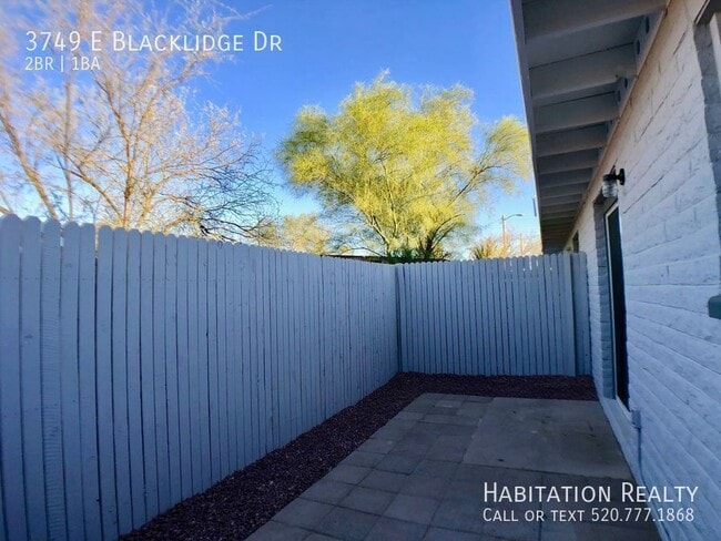 Building Photo - 3749 E Blacklidge Dr