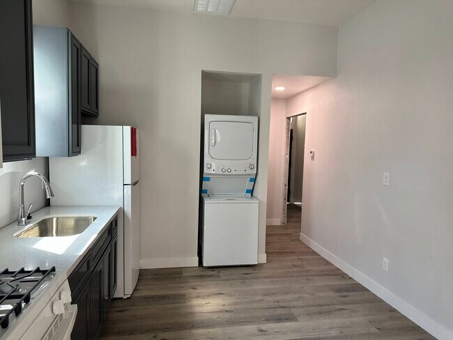 Brand New Kitchen, Washer Dryer - 656 S 7th St