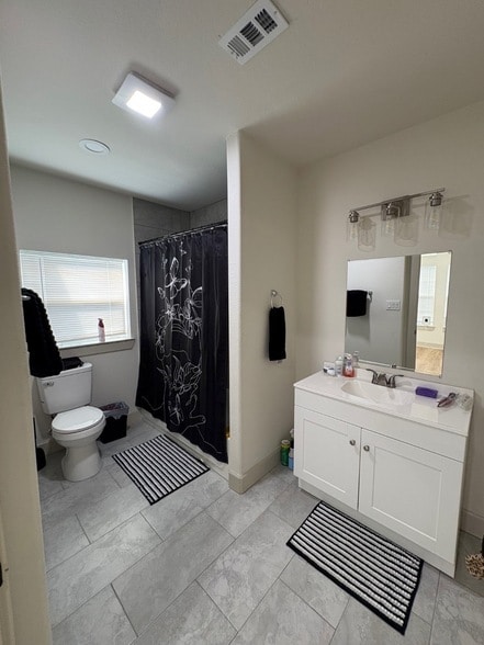 Building Photo - 2919 Rosedale St