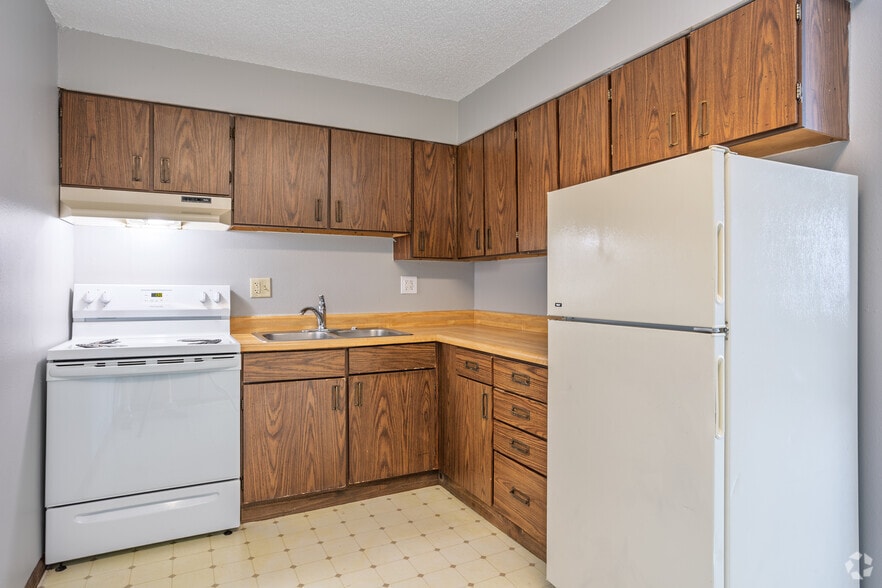 Primary Photo - Robinwood Apartments