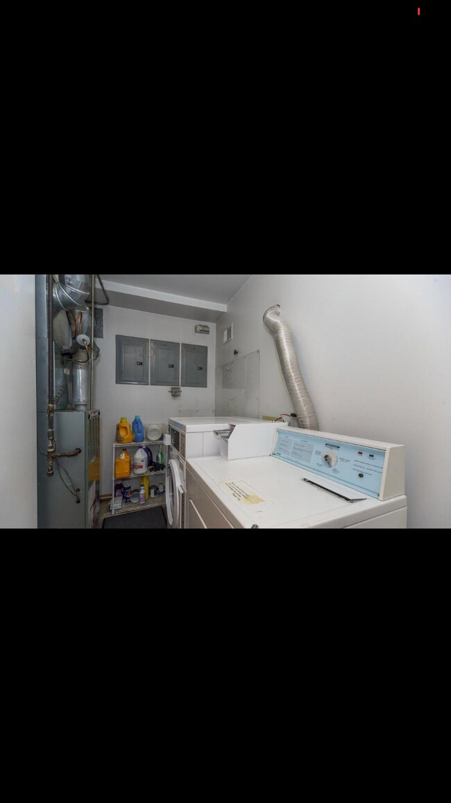 Laundry in basement - 4109 N Dickinson Ave