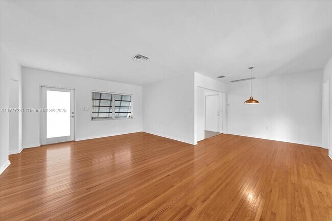 Building Photo - 7911 SW 55th Ave