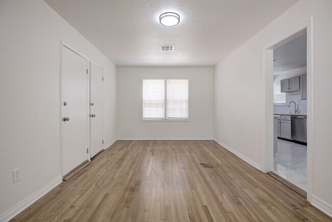 Building Photo - 821 NW 48th St