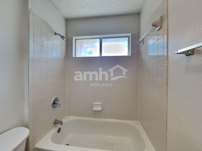 Building Photo - 10308 Oak Branch Ln