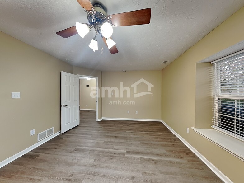 Building Photo - 748 Franklin Lakes Blvd