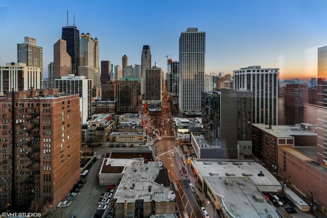 Building Photo - 4 E Elm St