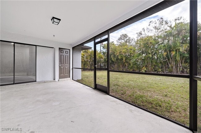 Building Photo - 709 SE 10th Pl