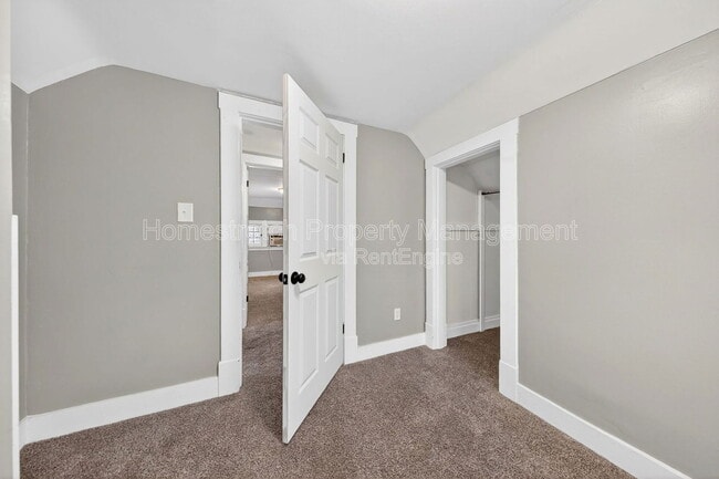 Building Photo - 2424 Oakland Ave