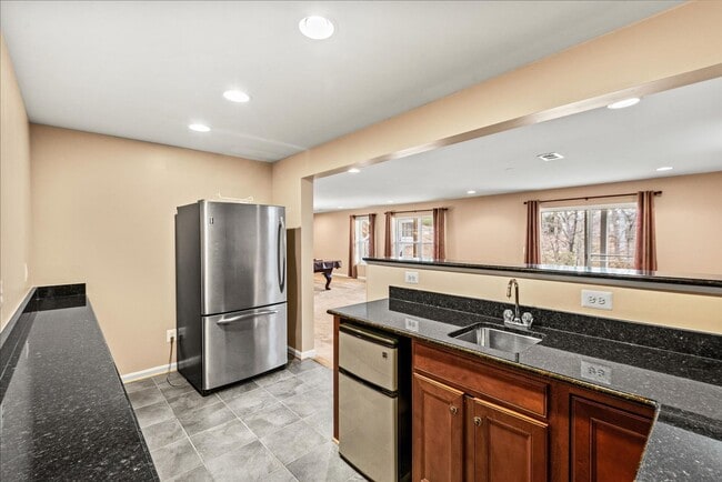 Building Photo - 3 Bed 3 Bath in 55+ Four Seasons Dumfries, VA