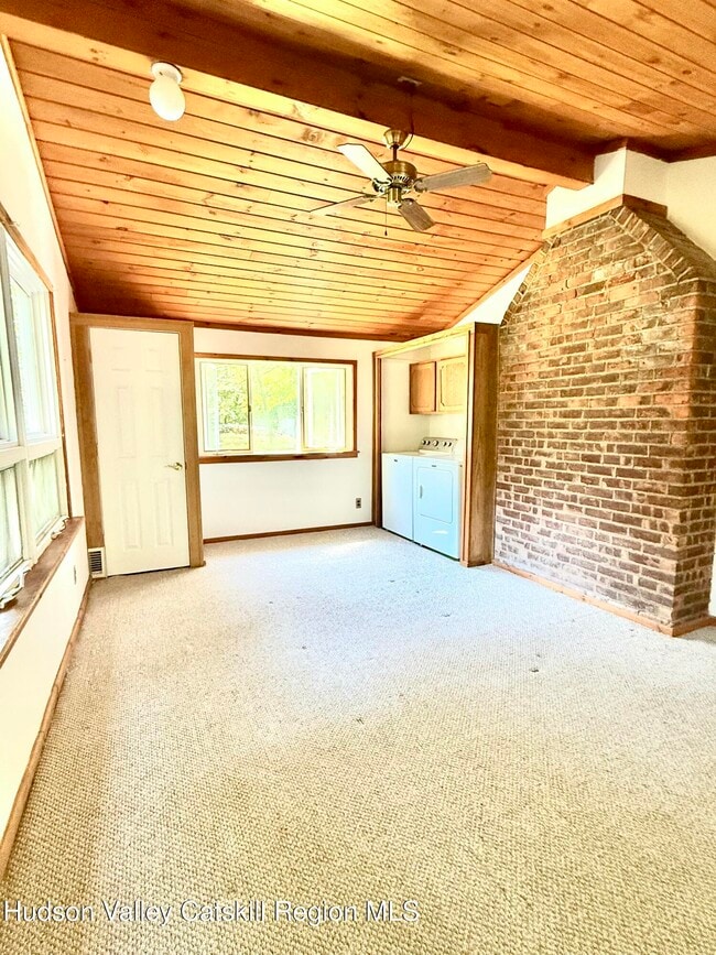 Building Photo - 18 Tara Ln