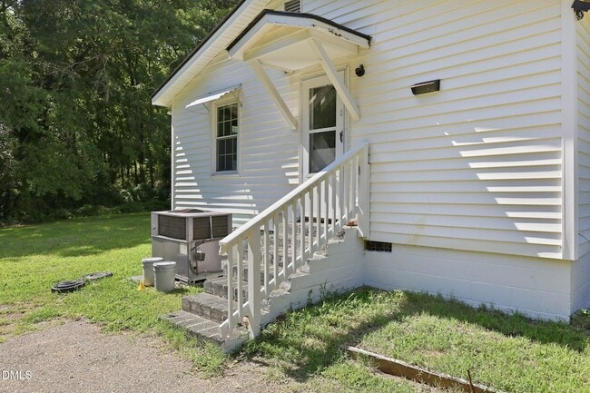 Building Photo - 608 N 16th St