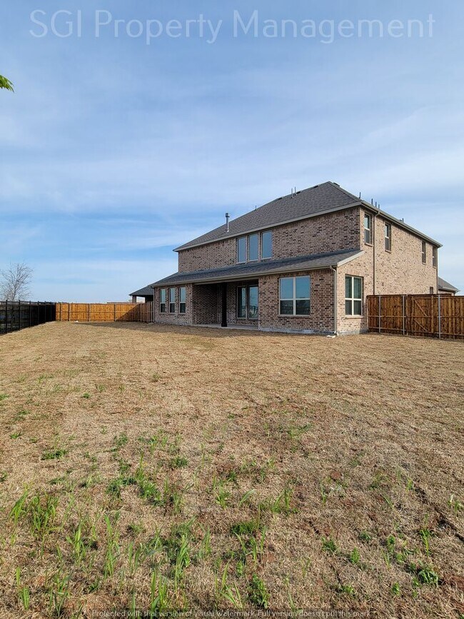 Building Photo - Incredible Brand New 6 Bedroom!!