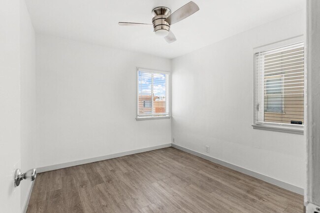 Interior Photo - 727 Olive Ave