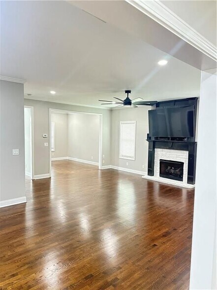 Building Photo - 540 Langley Creek Dr