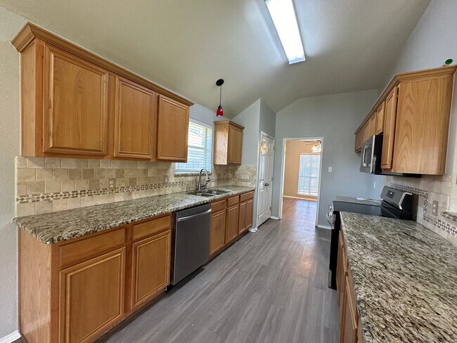 Building Photo - 7110 Creekstone