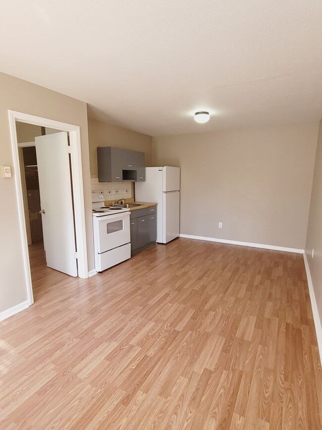 Building Photo - Gretna Apartments