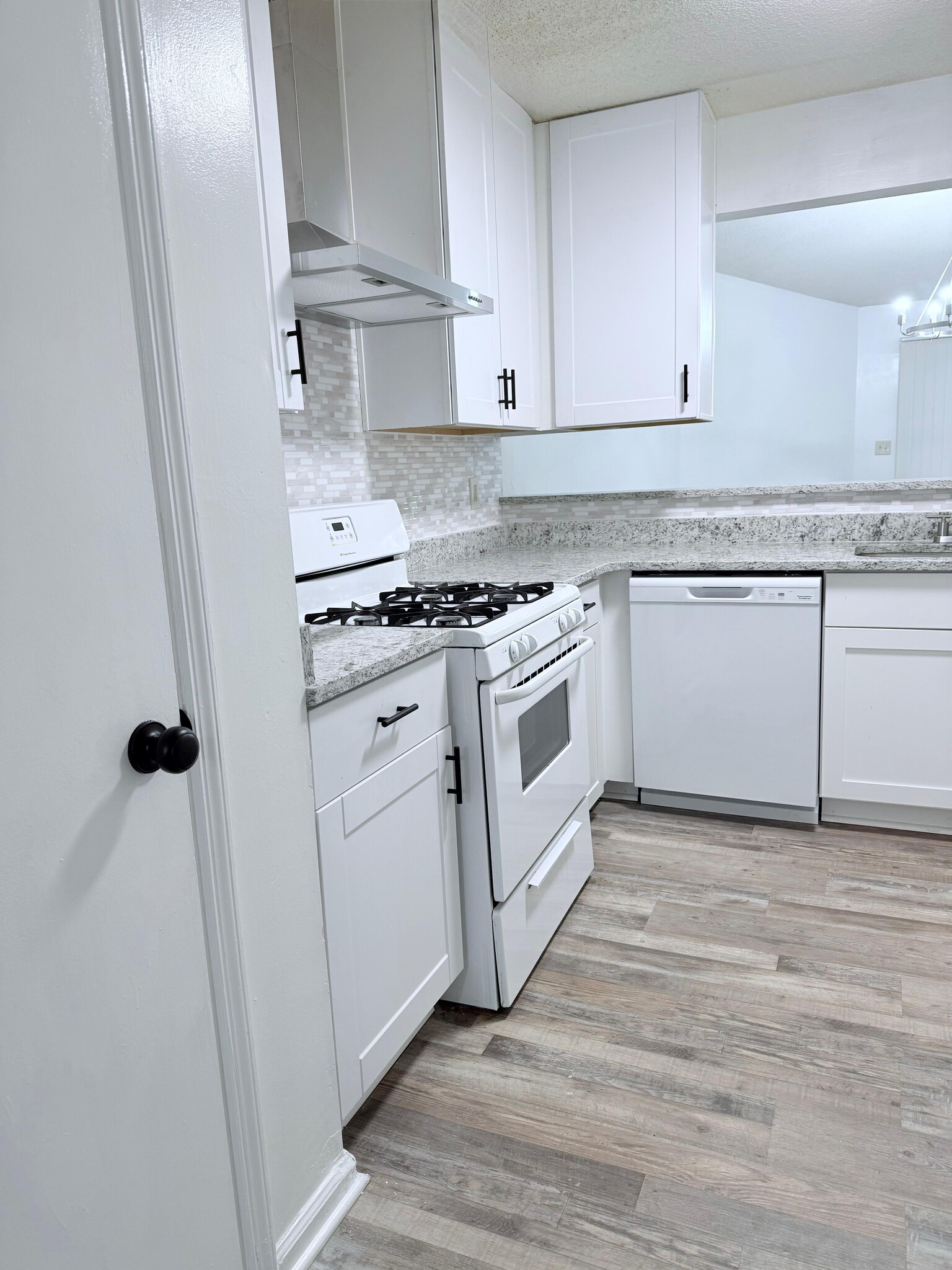 Building Photo - 1210 Oakplace Dr SW