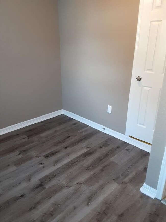 Building Photo - 3718 Avenue M 1/2