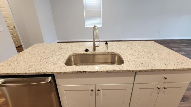 Building Photo - 1055 Sentinel Ct