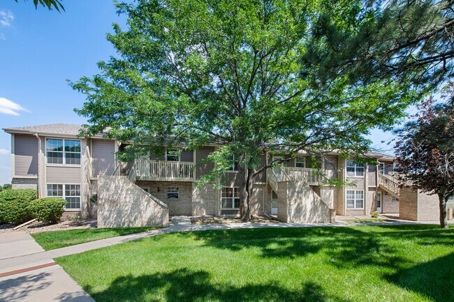 Building Photo - Beautiful 2 Bed 2 Bath Townhouse in Otero Ridge