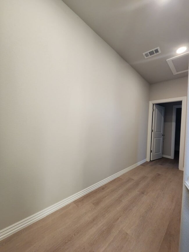 Building Photo - POIGAI ESTATES: BRAND NEW