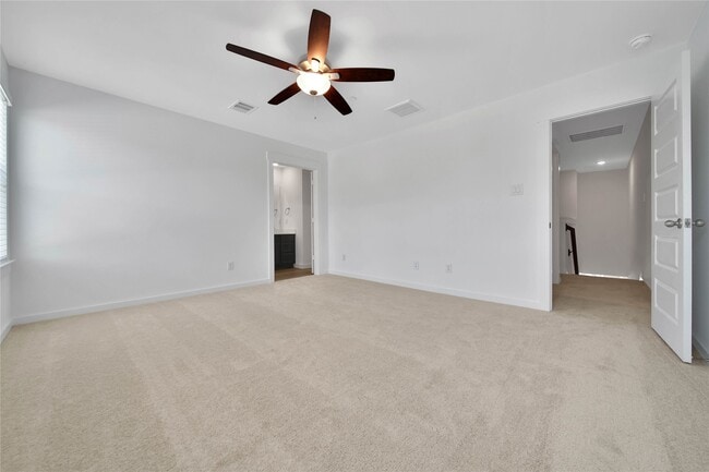 Building Photo - 11915 Carvalho Dr